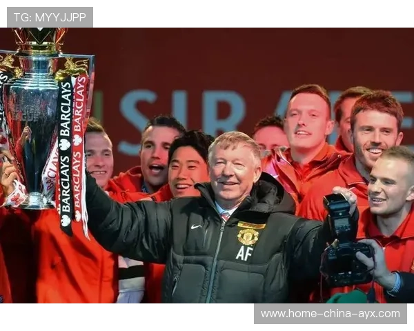 内维尔怒批曼联7400万新援！空门不进太拉胯，莱因克尔替他求情，内维尔wwe